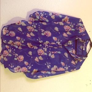 Navy blue xtaren blouse.